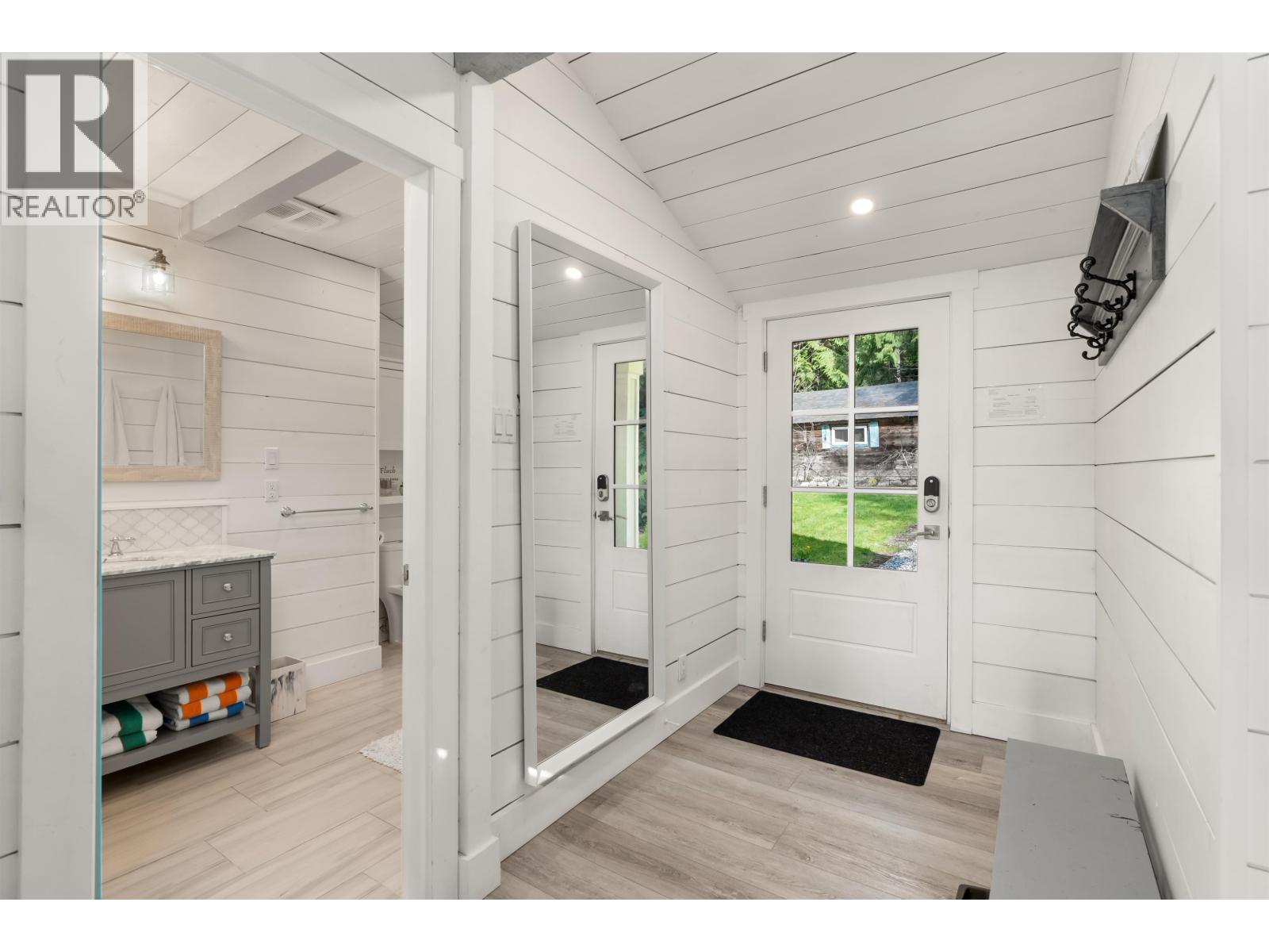 6129 Sechelt Inlet Road, Sechelt, British Columbia  V7Z 0L3 - Photo 27 - R3125659