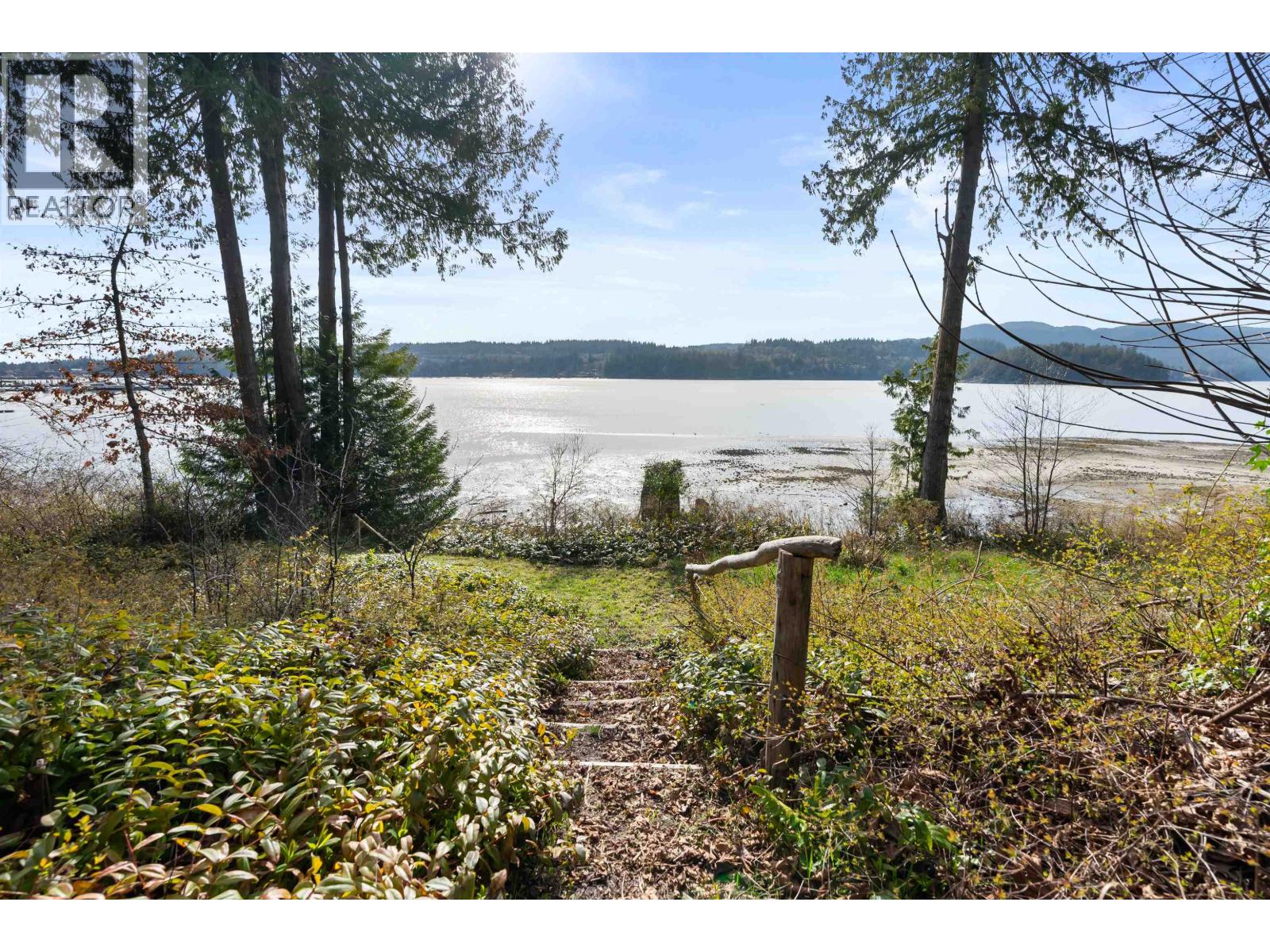 6129 Sechelt Inlet Road, Sechelt, British Columbia  V7Z 0L3 - Photo 35 - R3125659