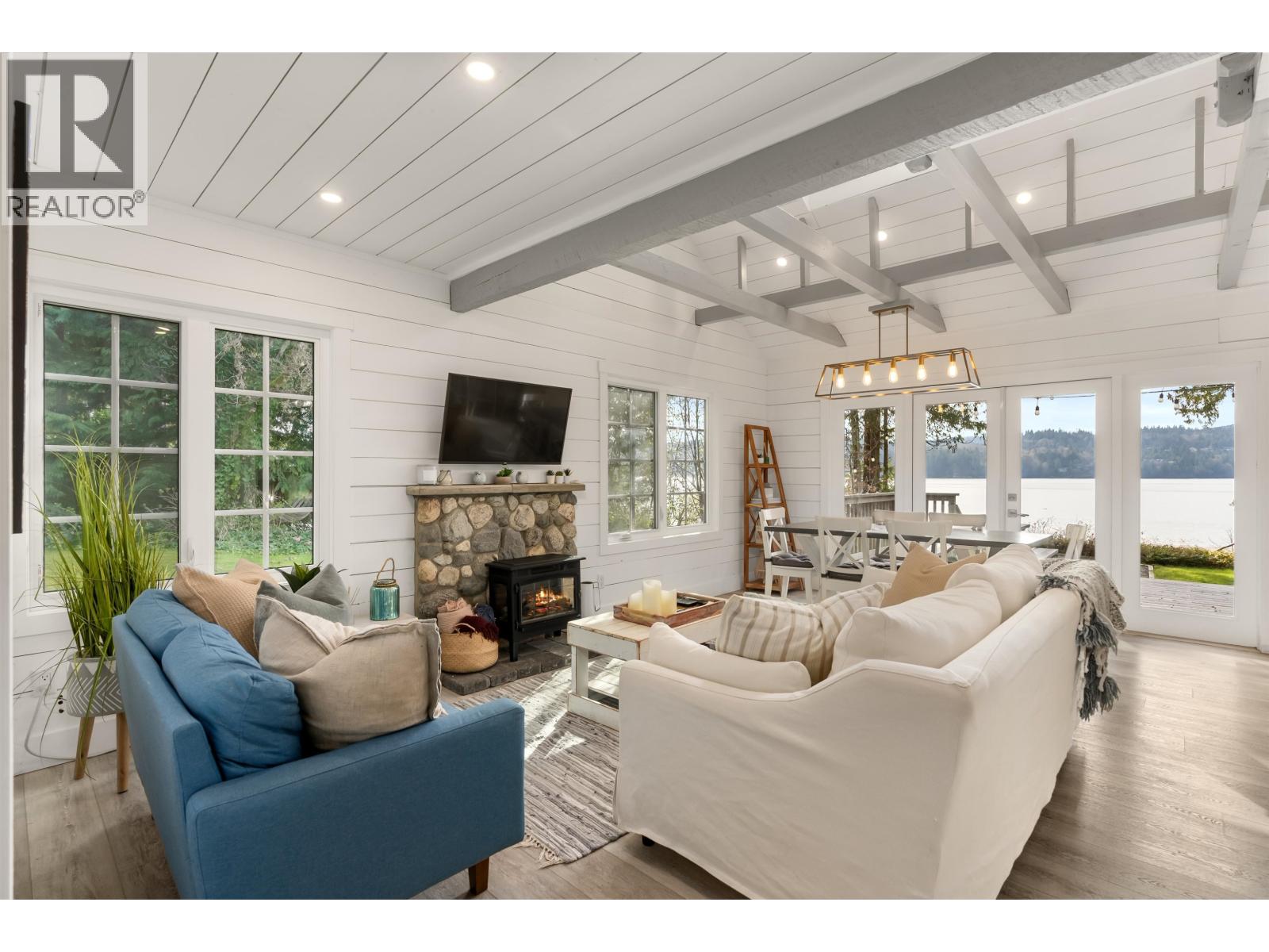 6129 Sechelt Inlet Road, Sechelt, British Columbia  V7Z 0L3 - Photo 4 - R3125659