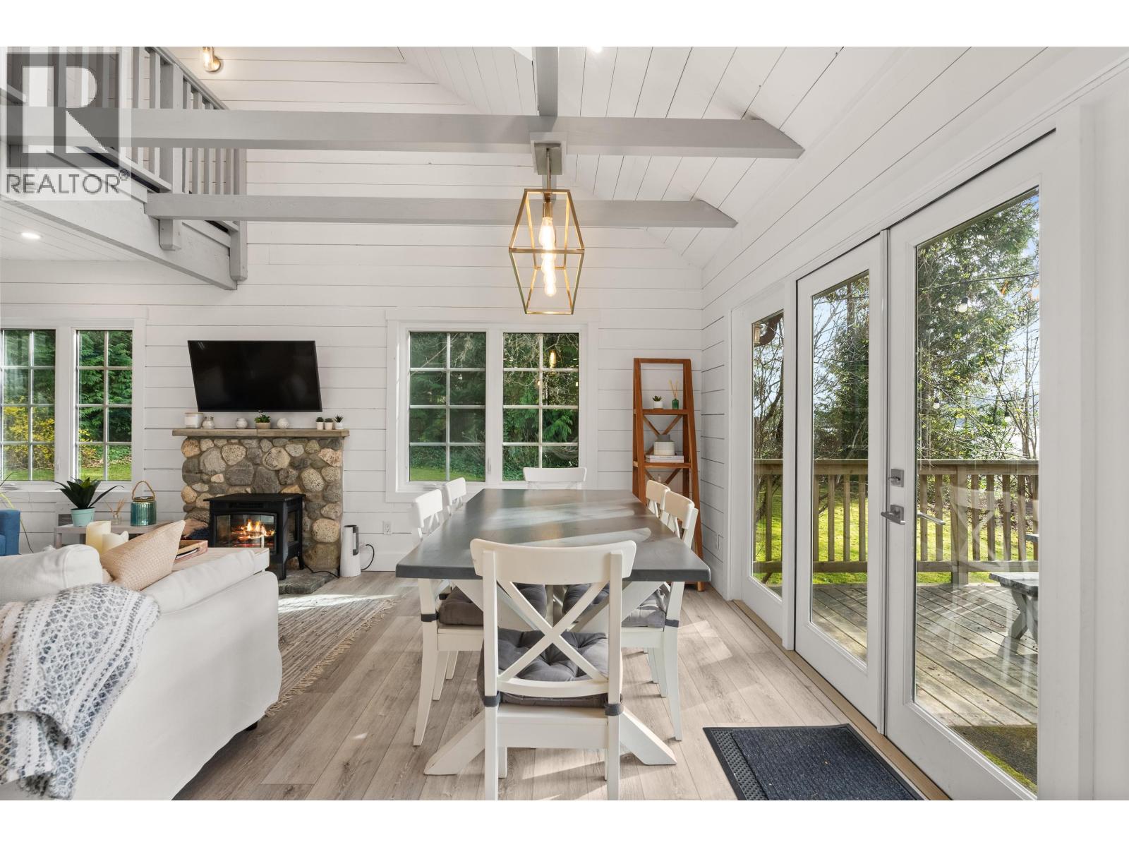 6129 Sechelt Inlet Road, Sechelt, British Columbia  V7Z 0L3 - Photo 8 - R3125659