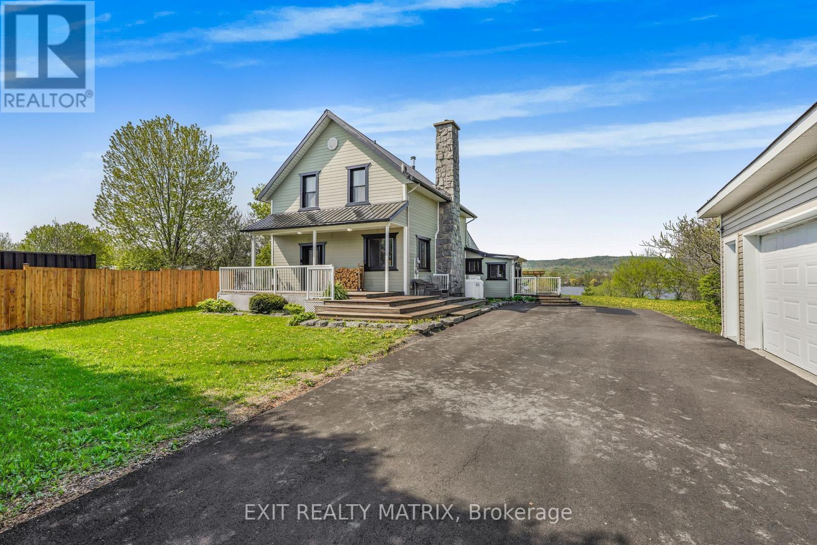 1871 LAJOIE STREET, Alfred and Plantagenet, Ontario