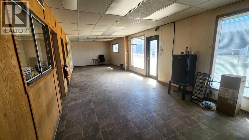6709c Goldenwest Avenue, Red Deer, Alberta  T4P 1A7 - Photo 9 - A2222525