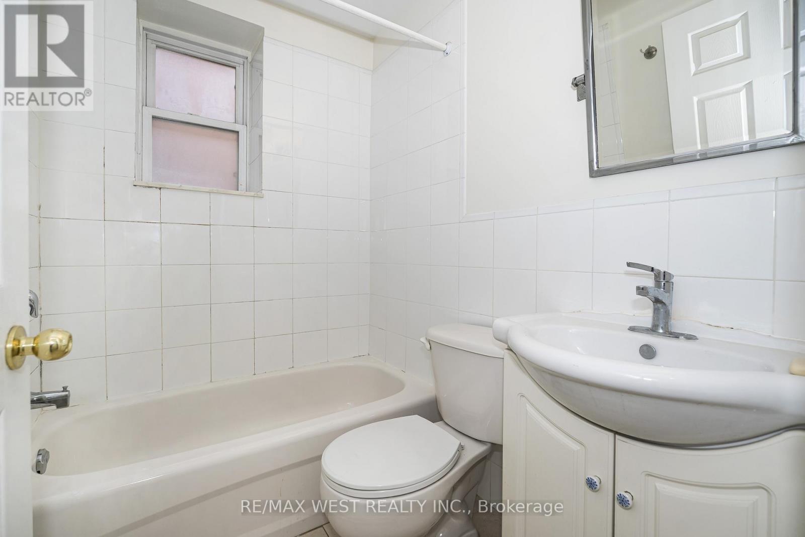 404 Manning Avenue, Toronto, Ontario  M6G 2V7 - Photo 11 - C13150550