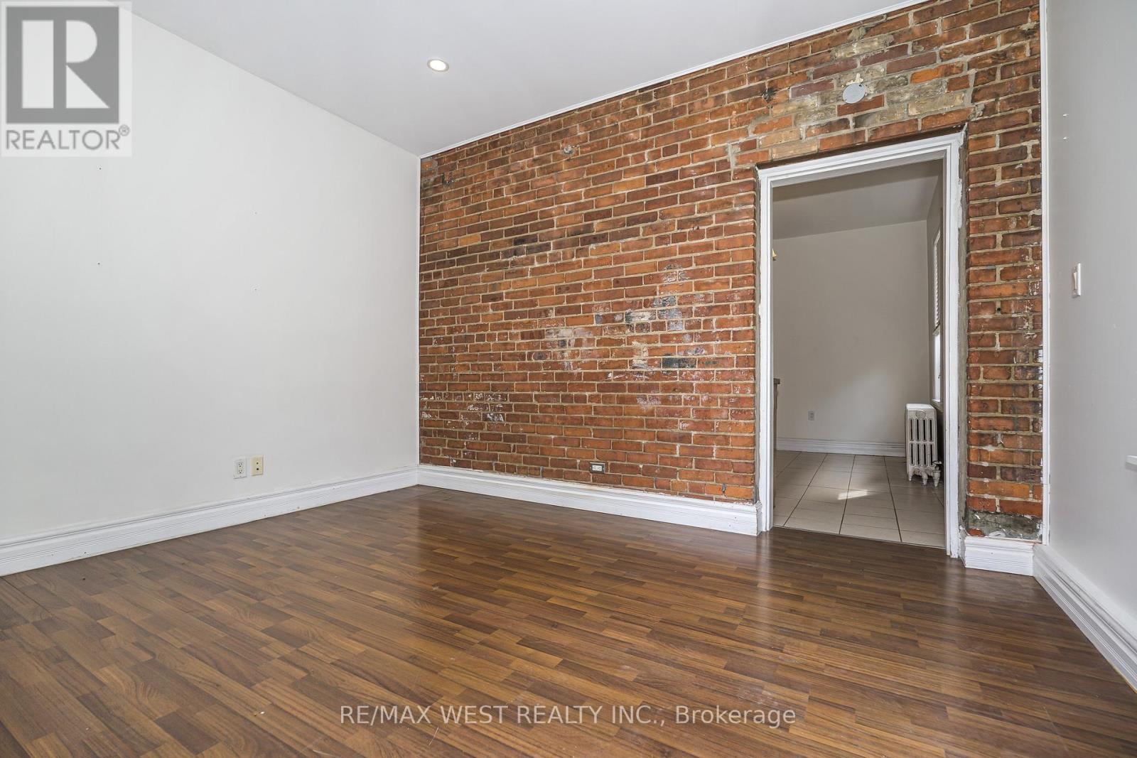 404 Manning Avenue, Toronto, Ontario  M6G 2V7 - Photo 10 - C13150550