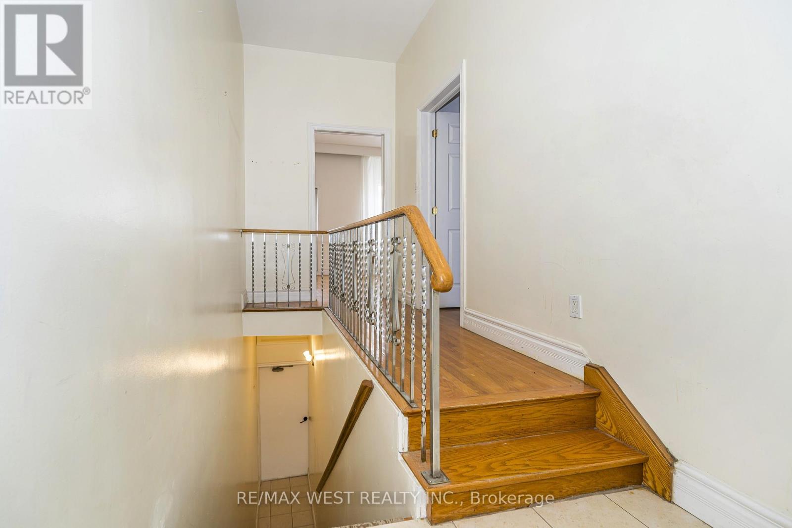 404 Manning Avenue, Toronto, Ontario  M6G 2V7 - Photo 13 - C13150550