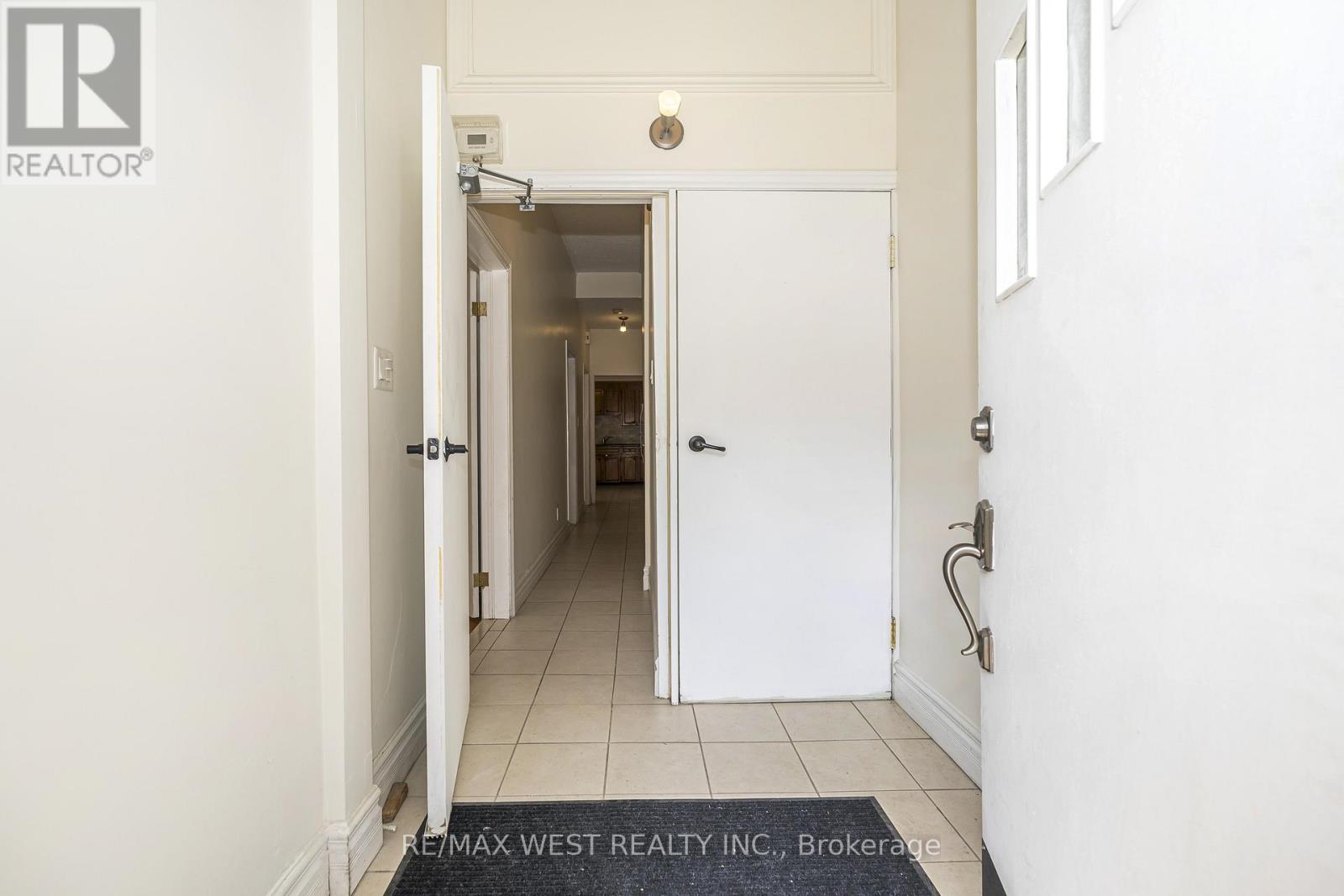 404 Manning Avenue, Toronto, Ontario  M6G 2V7 - Photo 27 - C13150550
