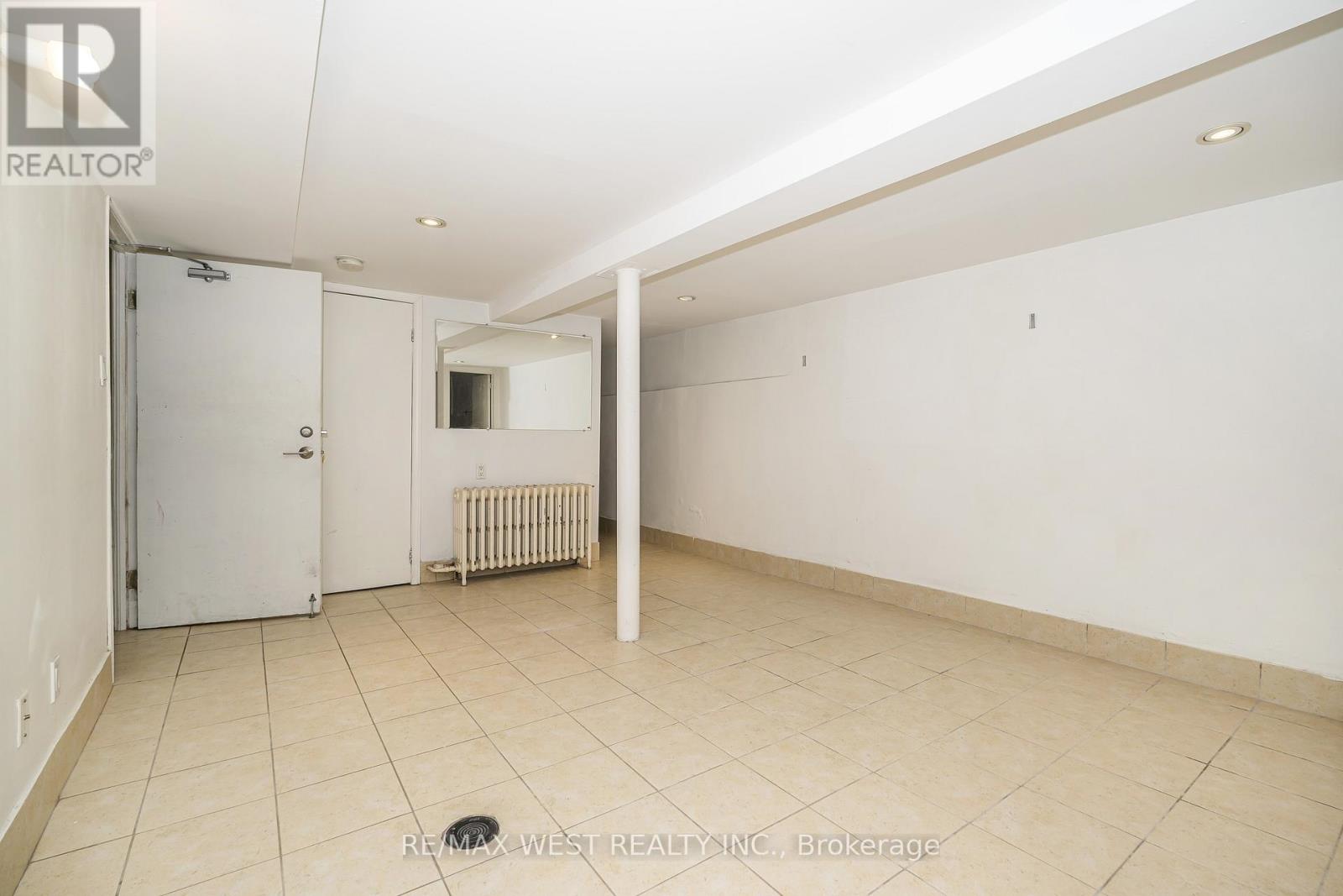 404 Manning Avenue, Toronto, Ontario  M6G 2V7 - Photo 31 - C13150550