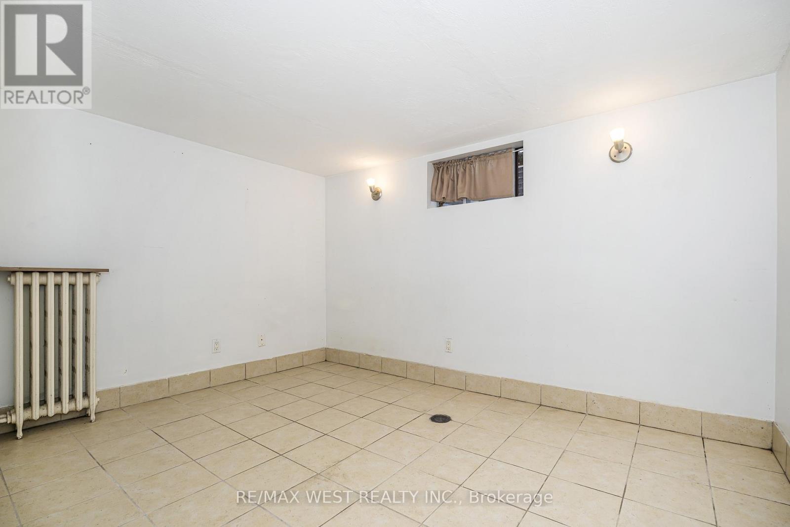 404 Manning Avenue, Toronto, Ontario  M6G 2V7 - Photo 35 - C13150550