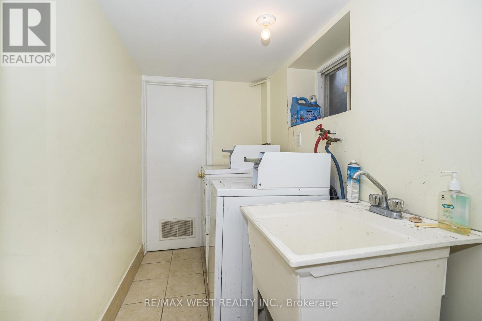 404 Manning Avenue, Toronto, Ontario  M6G 2V7 - Photo 38 - C13150550