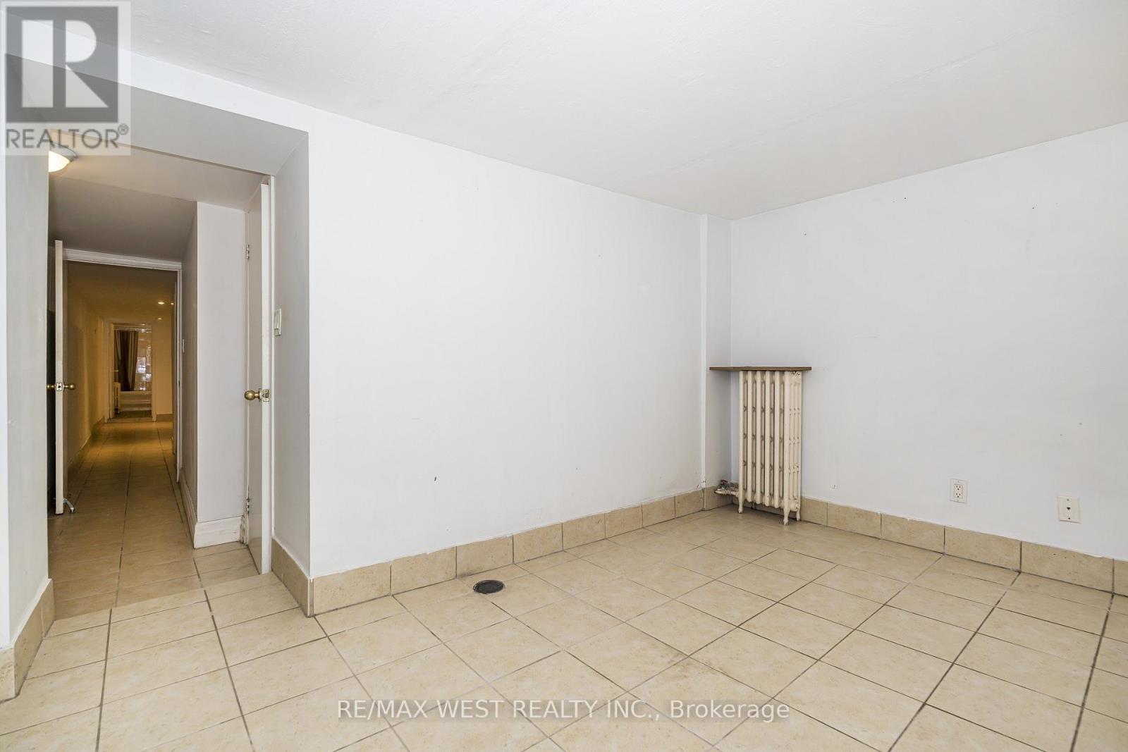 404 Manning Avenue, Toronto, Ontario  M6G 2V7 - Photo 36 - C13150550