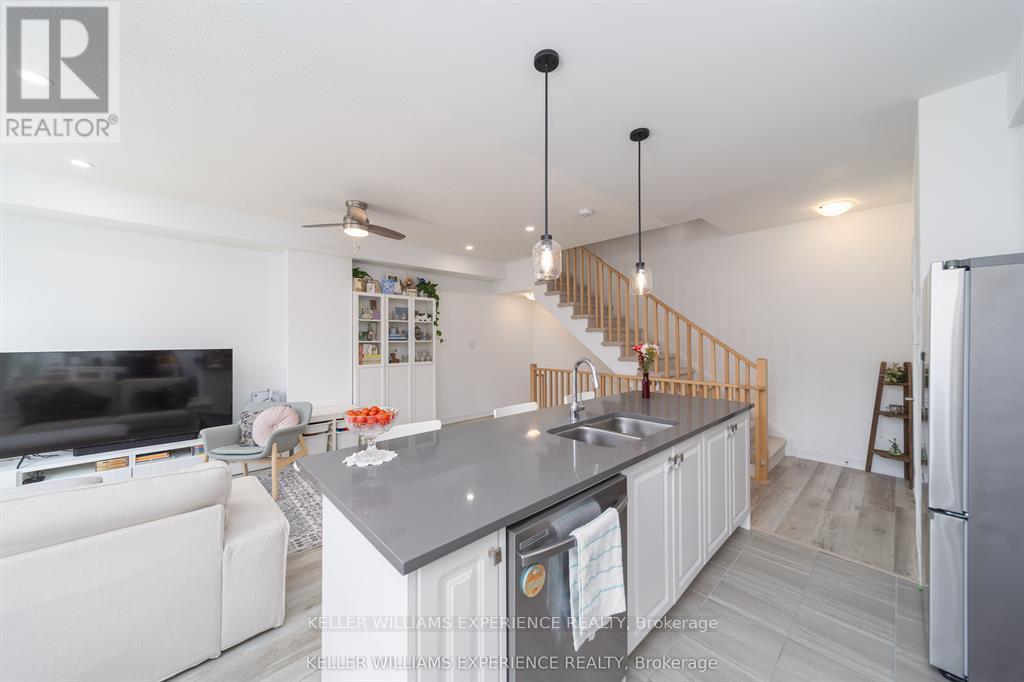22 Red Maple Lane, Barrie, Ontario L9J 0N4 - Photo 5 - S13095136