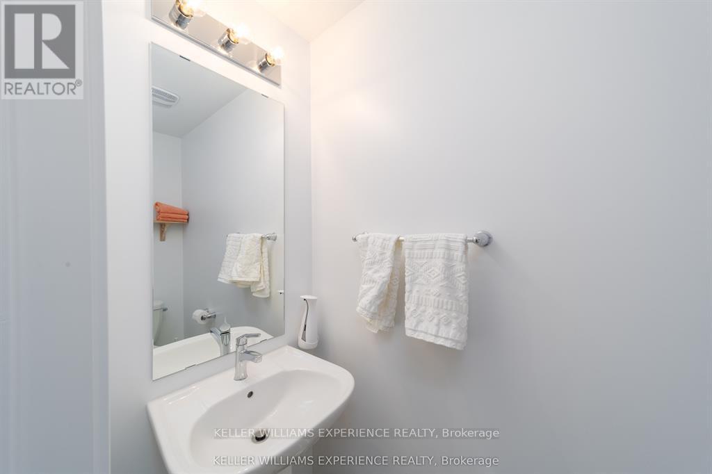 22 Red Maple Lane, Barrie, Ontario L9J 0N4 - Photo 7 - S13095136