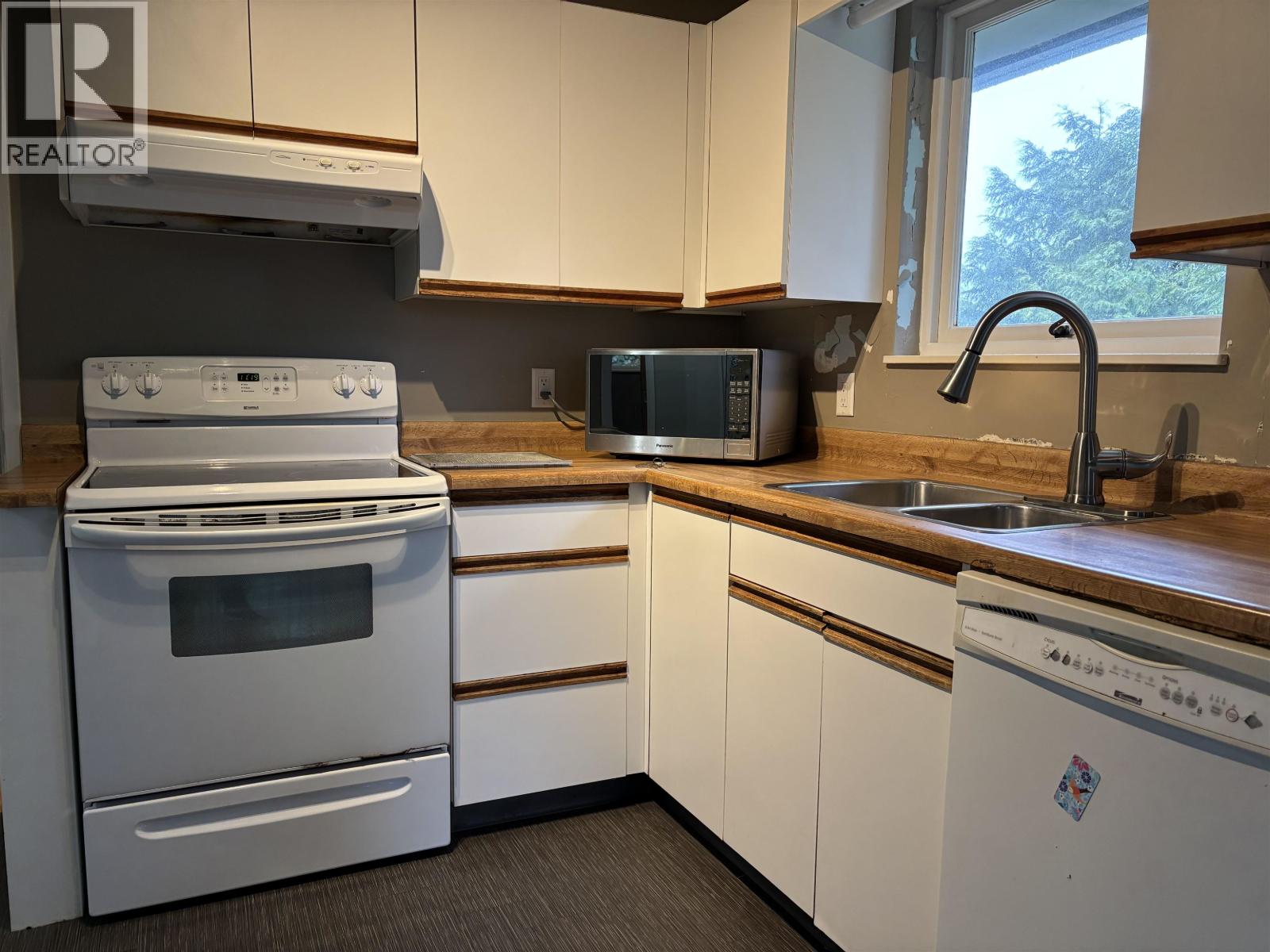 981 Friar Crescent, North Vancouver, British Columbia  V7G 1M8 - Photo 9 - R3100565