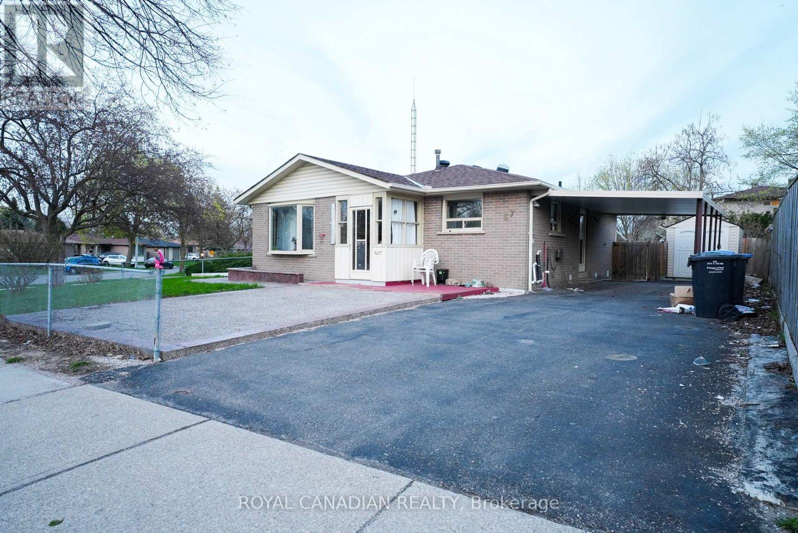 67 Sutherland Avenue, Brampton, Ontario  L6V 2H6 - Photo 2 - W13139680