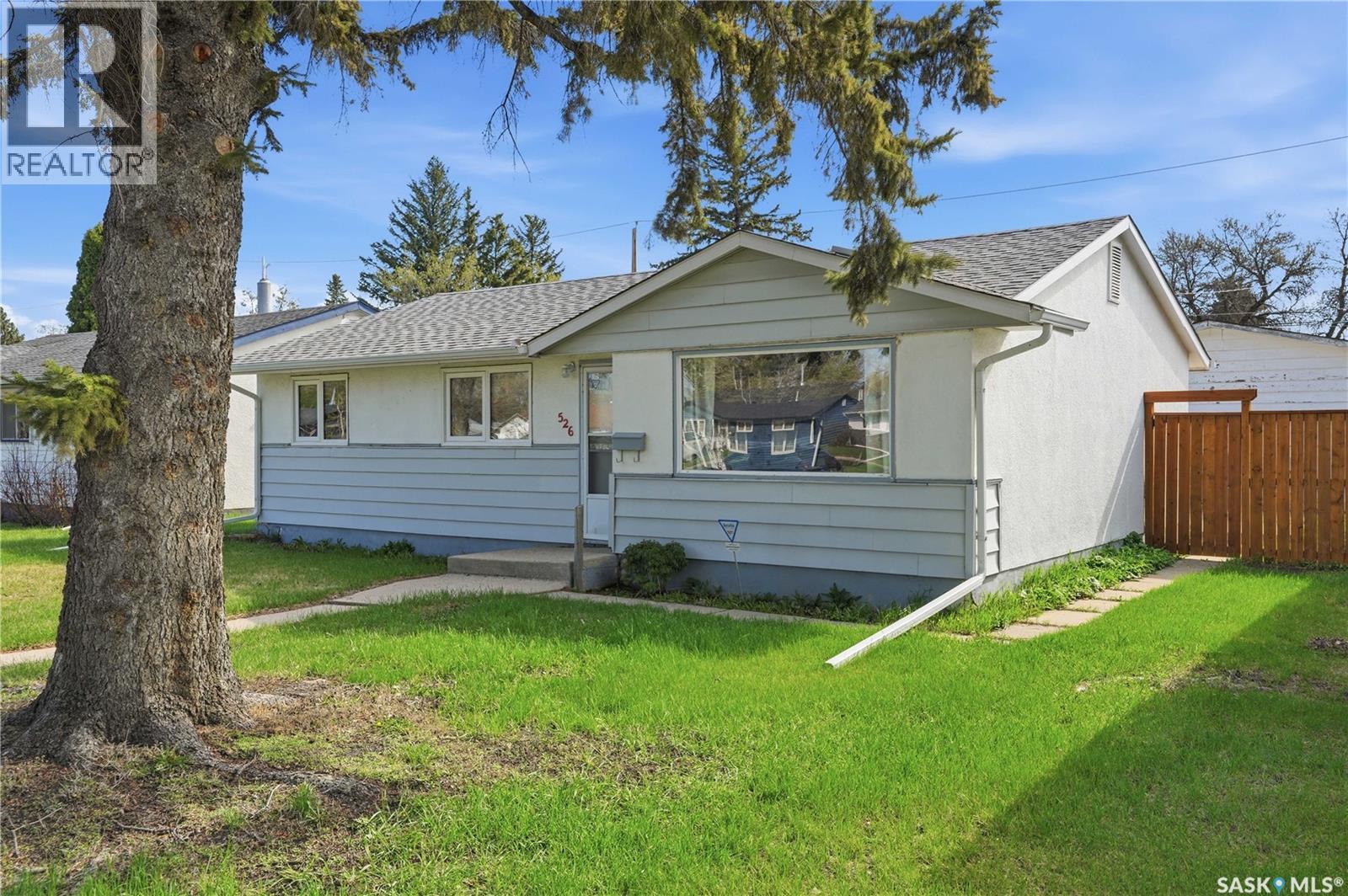 526 V Avenue S, Saskatoon, Saskatchewan  S7M 3E9 - Photo 2 - SK036534