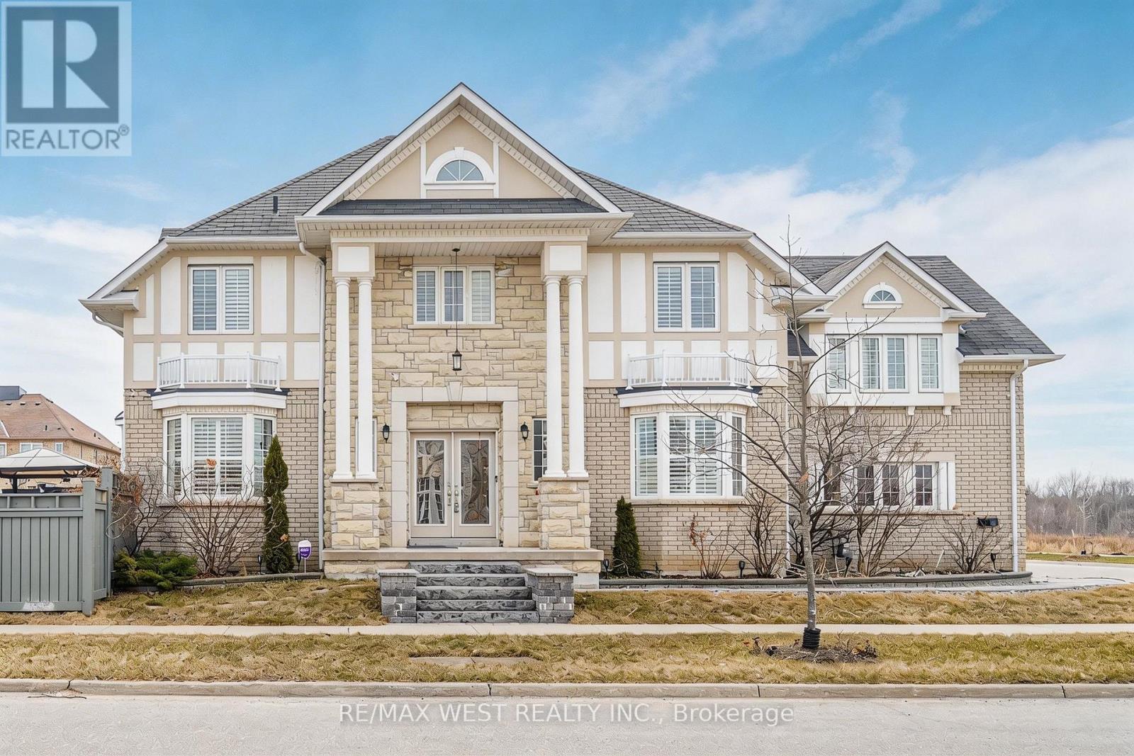 63 Sharplin Drive, Ajax, Ontario  L1Z 0P4 - Photo 2 - E13151030