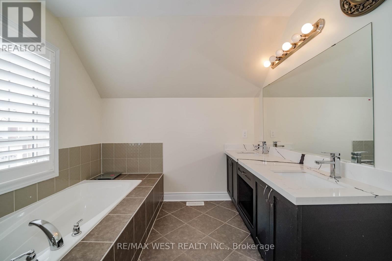 63 Sharplin Drive, Ajax, Ontario  L1Z 0P4 - Photo 9 - E13151030