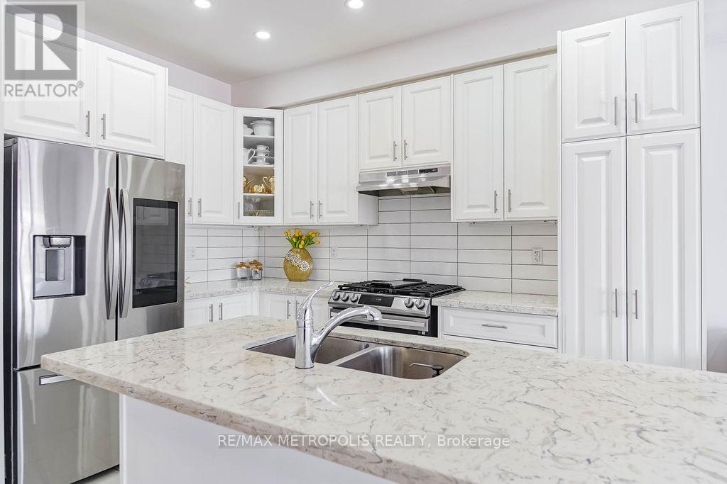 22 Haskins Crescent, Georgina, Ontario  L4P 0H4 - Photo 8 - N13150896