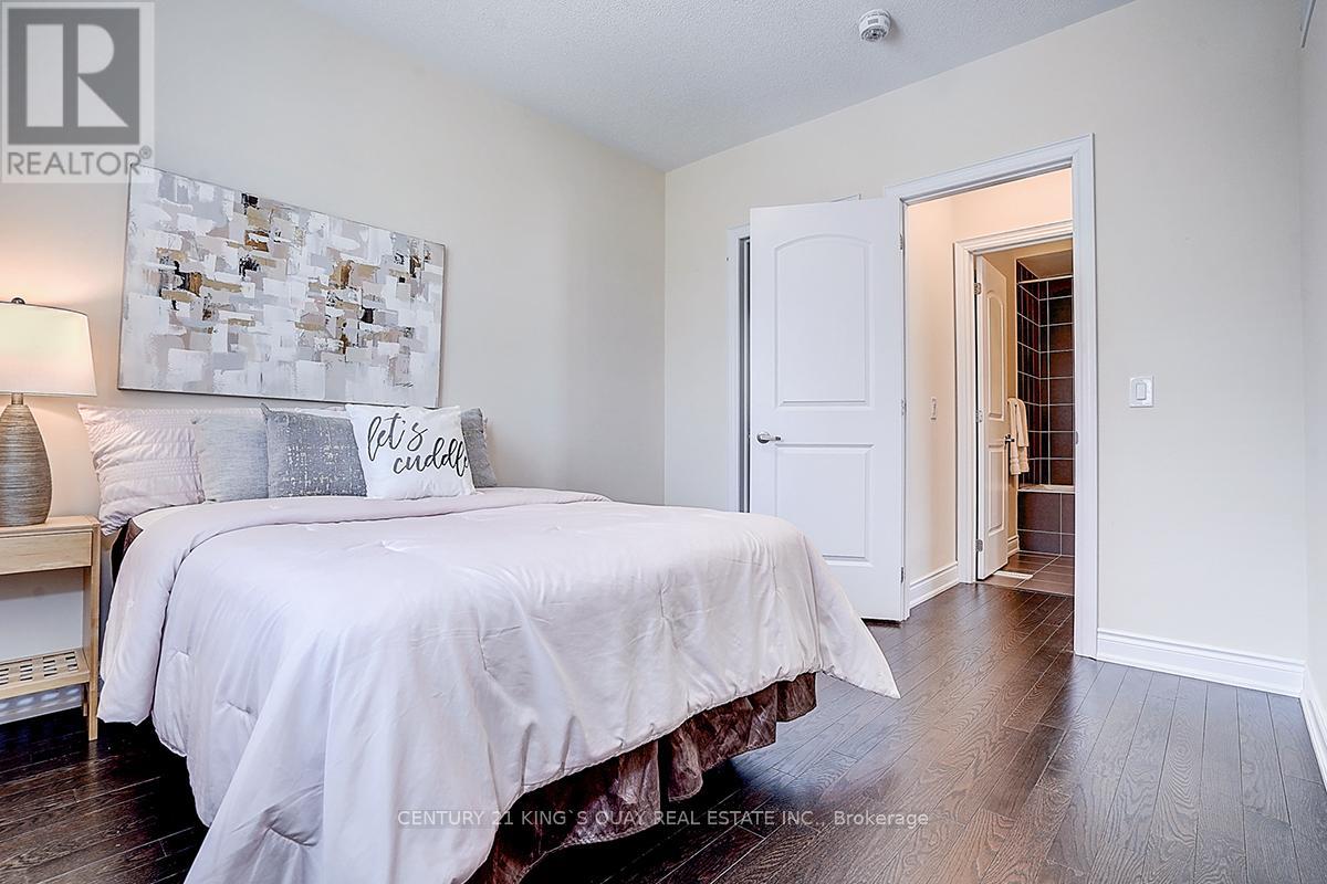 6 Ruffle Lane, Richmond Hill, Ontario  L4E 0W3 - Photo 33 - N13150968
