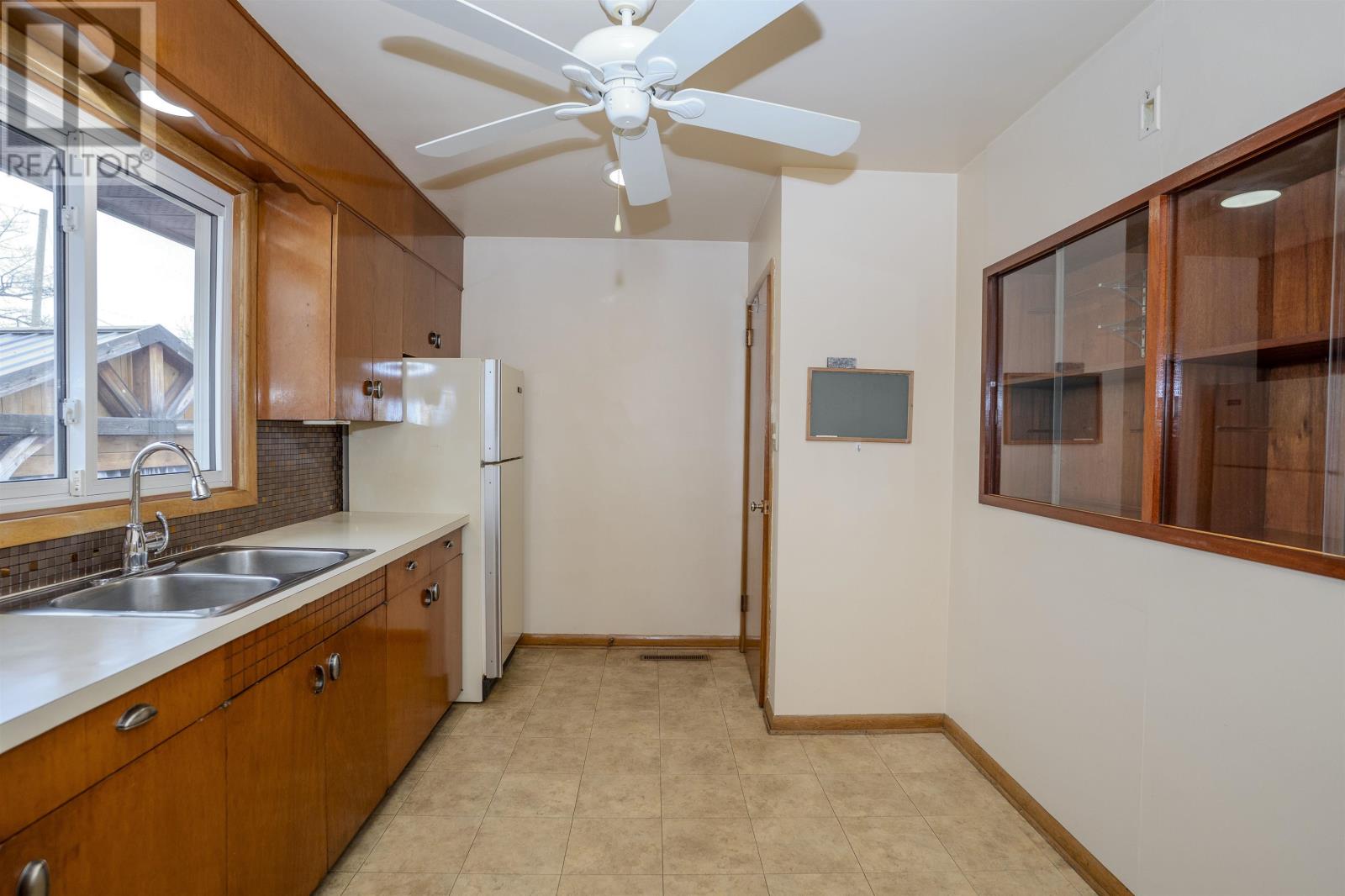 219 Moodie Street West, Thunder Bay, Ontario  P7E 5A5 - Photo 10 - TB2601005
