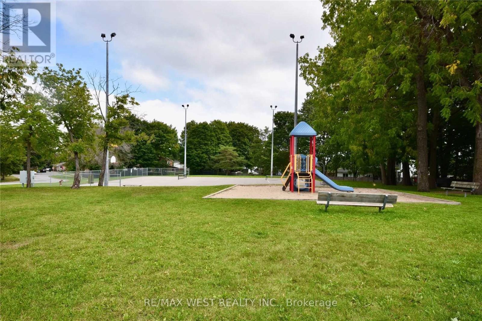 77 Carlton Road, Barrie, Ontario  L4M 5K8 - Photo 14 - S13150998