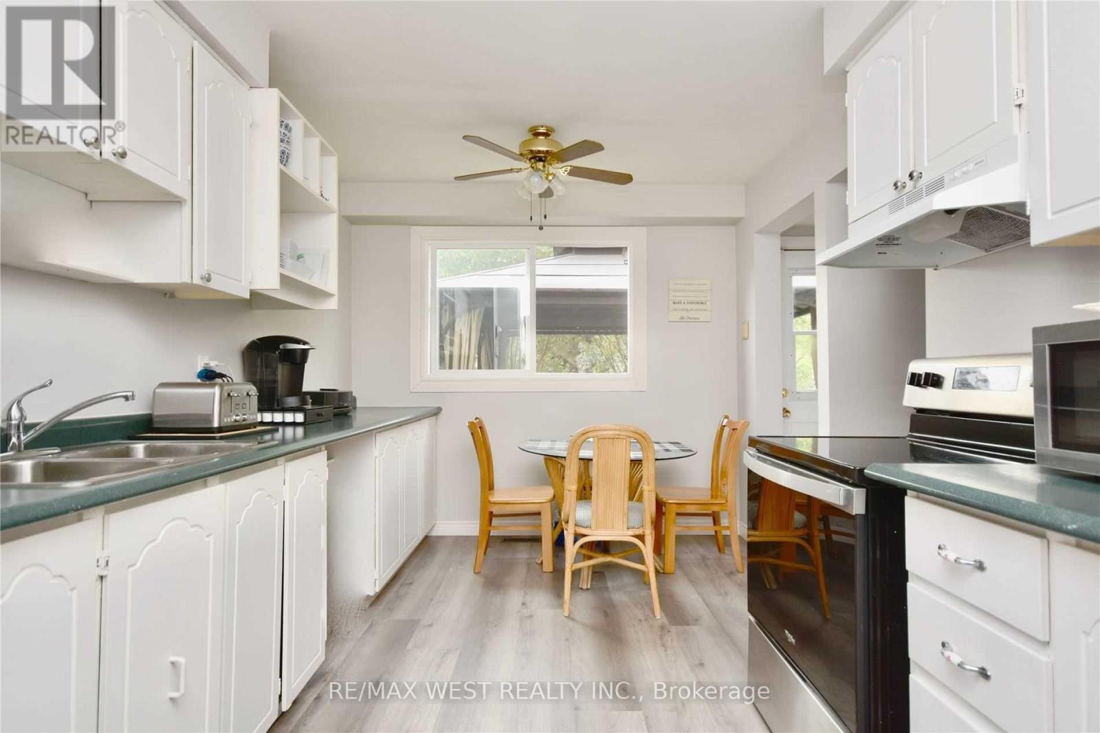 77 Carlton Road, Barrie, Ontario  L4M 5K8 - Photo 4 - S13150998