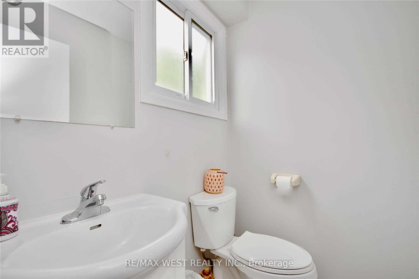 77 Carlton Road, Barrie, Ontario  L4M 5K8 - Photo 8 - S13150998