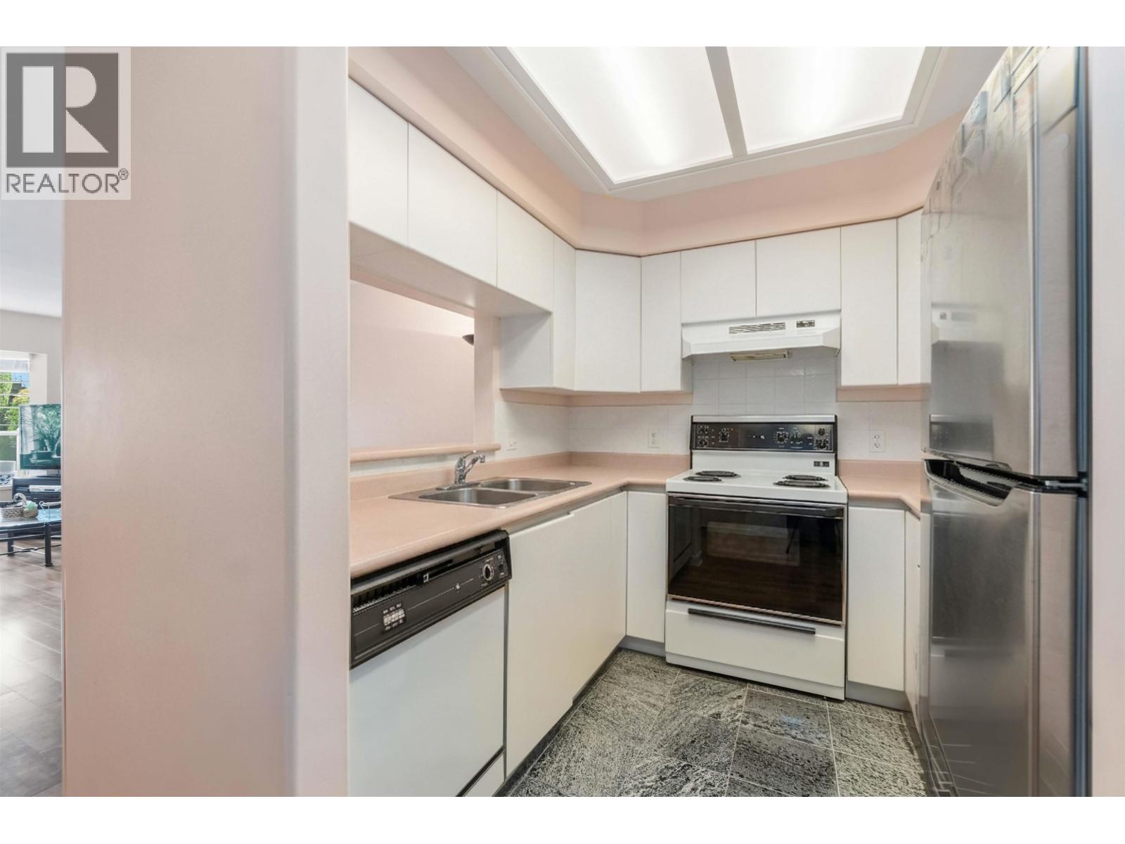 106 5568 Barker Avenue, Burnaby, British Columbia  V5H 2N9 - Photo 5 - R3124232