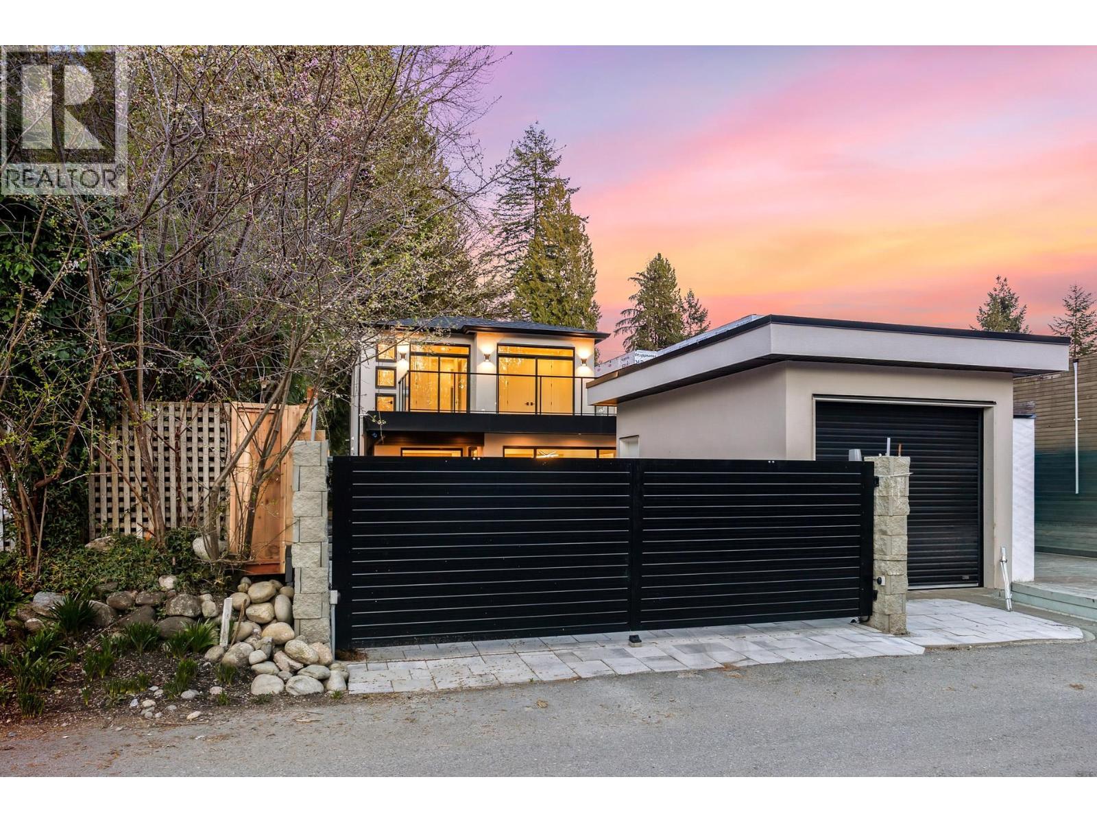 1921 Tatlow Avenue, North Vancouver, British Columbia  V7P 3A2 - Photo 39 - R3125668