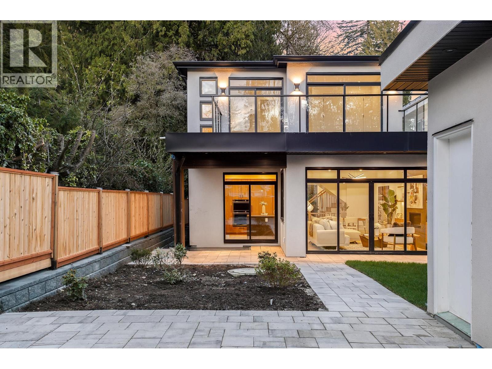 1921 Tatlow Avenue, North Vancouver, British Columbia  V7P 3A2 - Photo 37 - R3125668