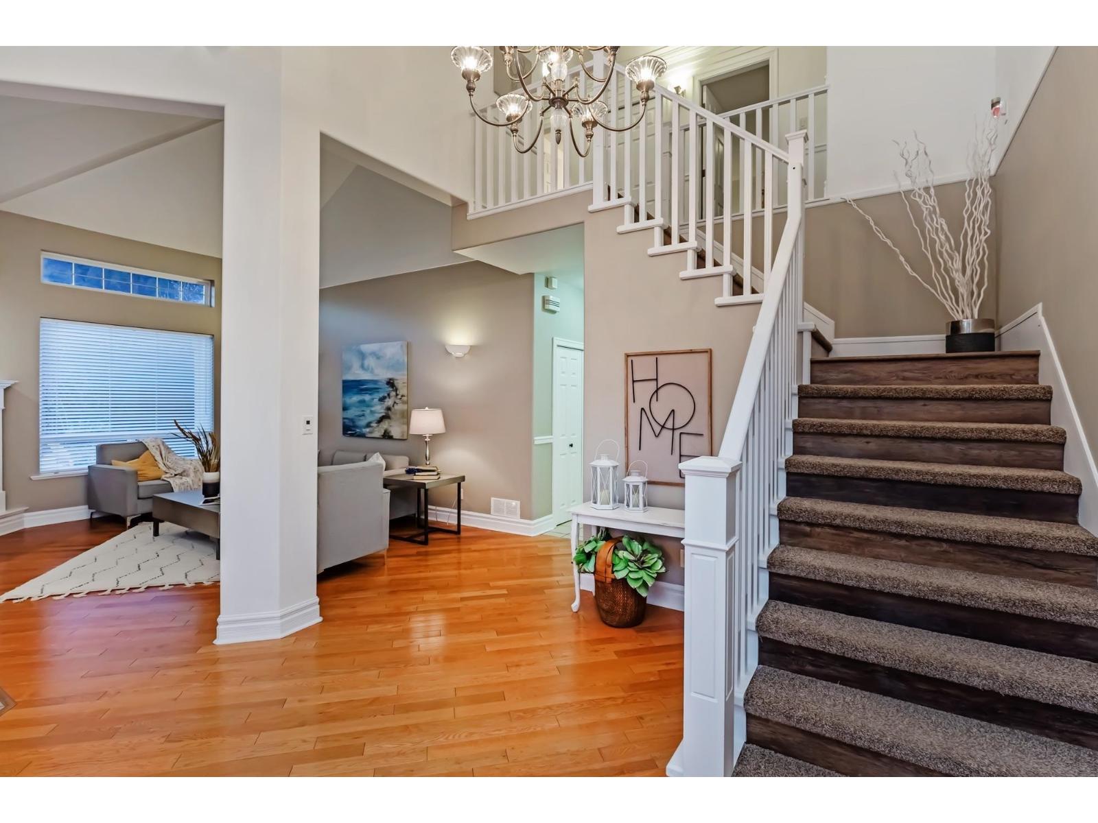 34743 Pakenham Place, Mission, British Columbia  V2V 7A6 - Photo 3 - R3125647