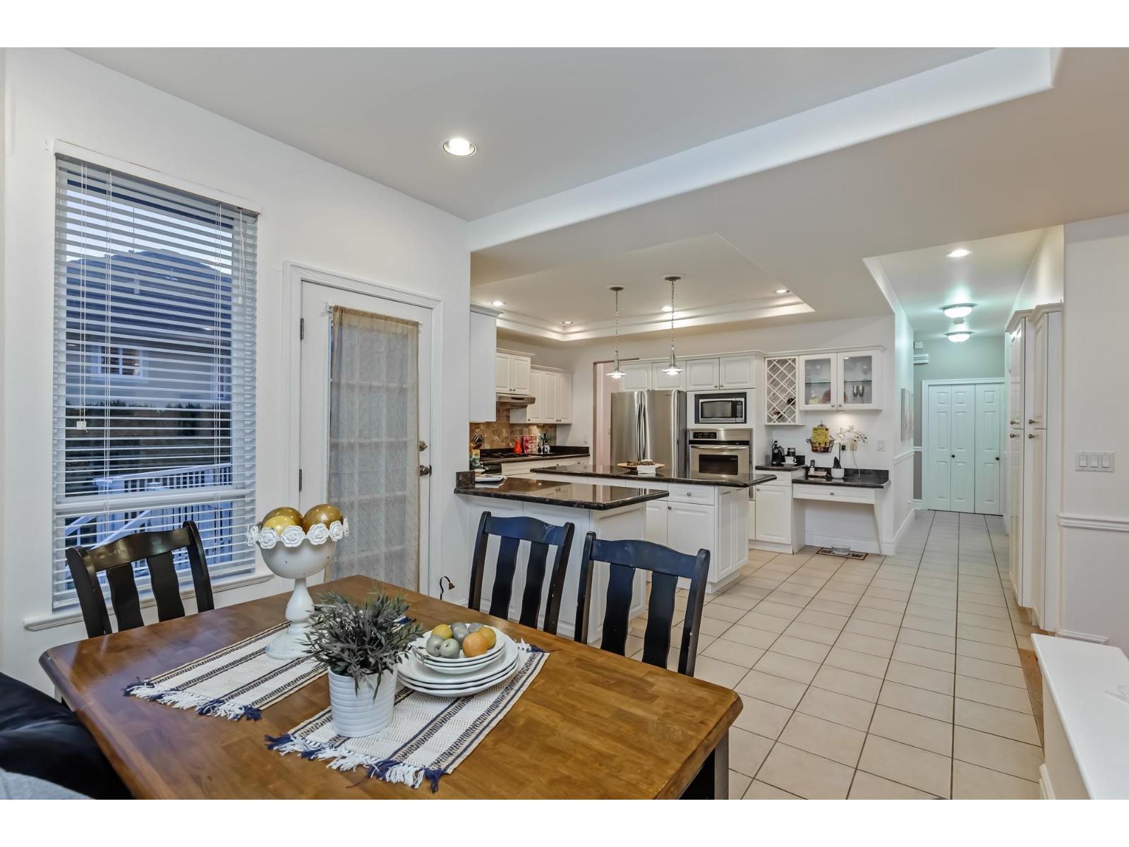 34743 Pakenham Place, Mission, British Columbia  V2V 7A6 - Photo 10 - R3125647