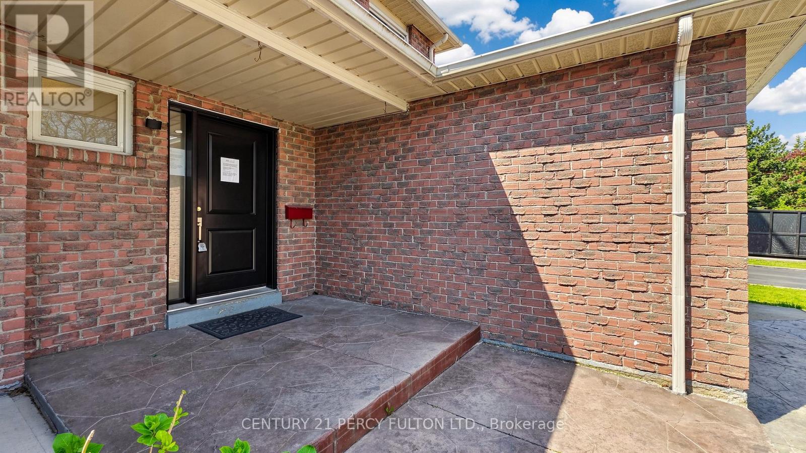 780 Galloway Crescent, Mississauga, Ontario  L5C 3T9 - Photo 3 - W13150918