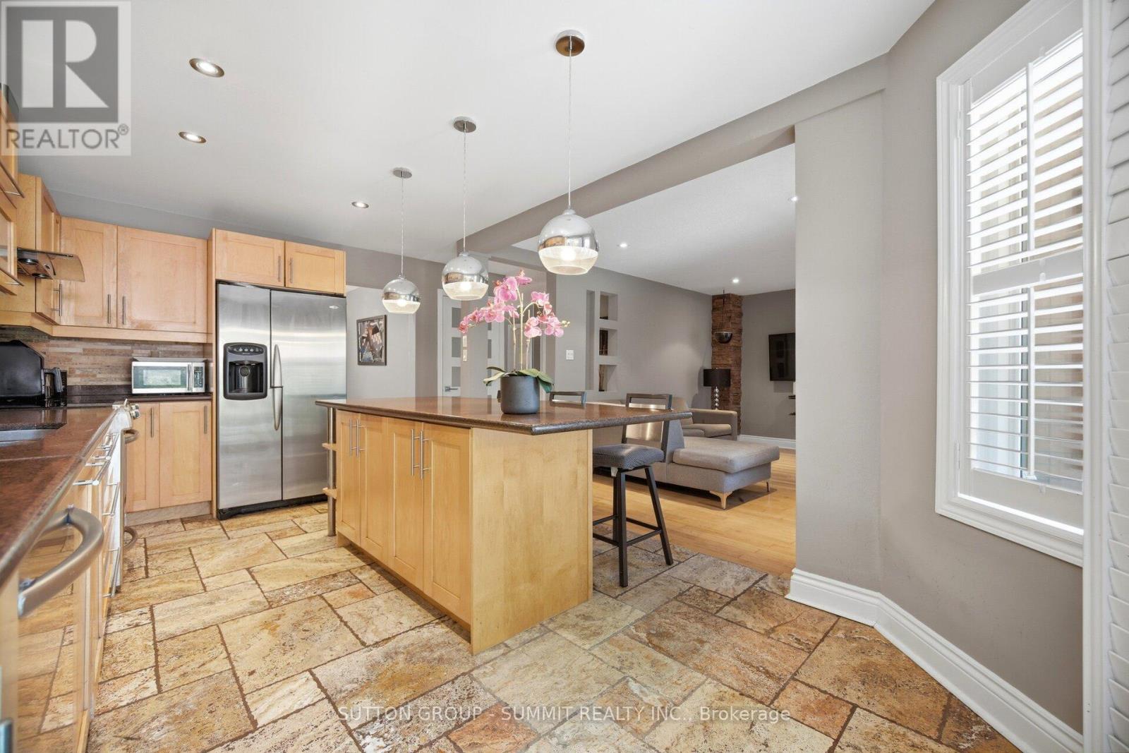 1390 Astrella Crescent, Mississauga, Ontario  L5M 4Z8 - Photo 11 - W13150974