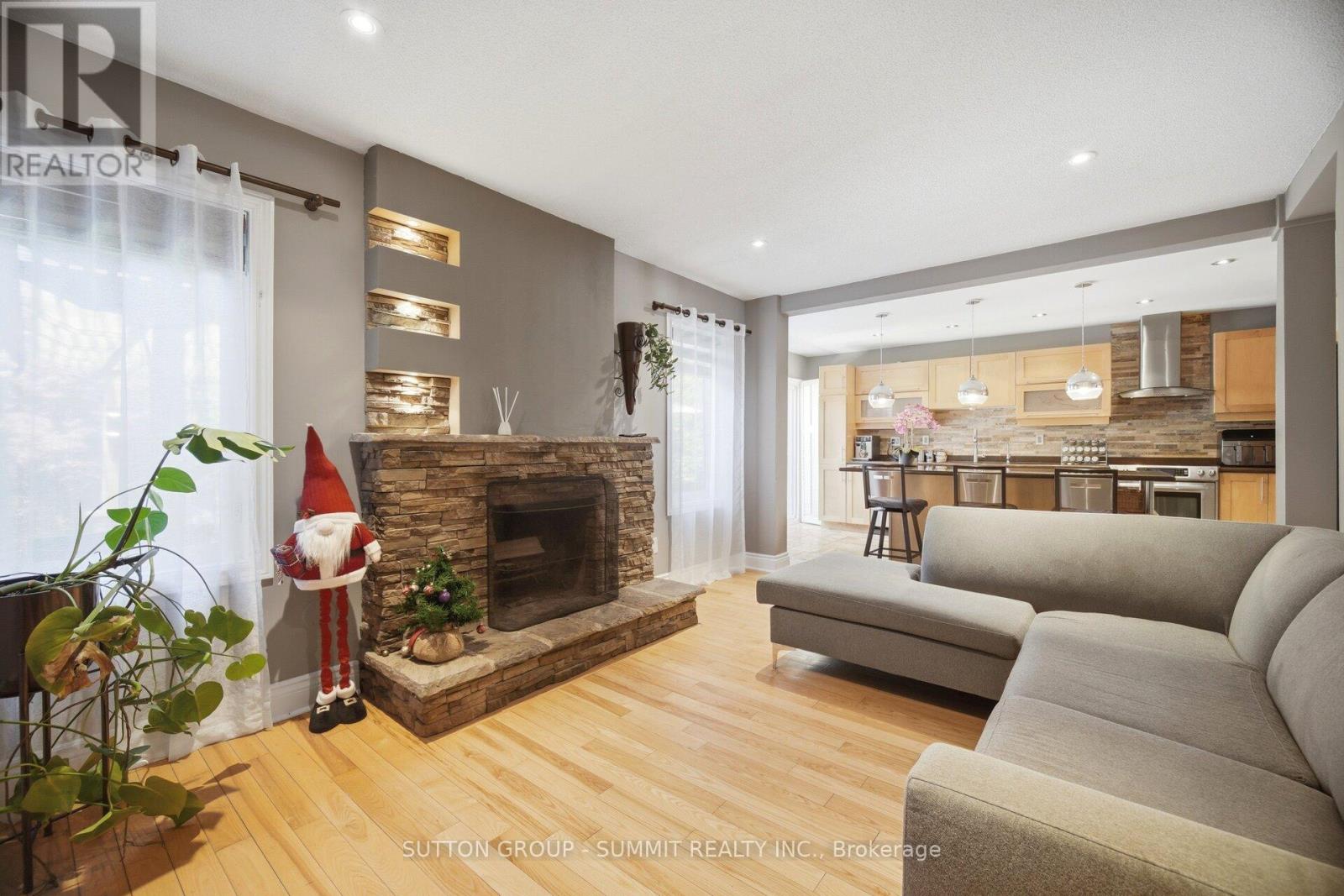 1390 Astrella Crescent, Mississauga, Ontario  L5M 4Z8 - Photo 12 - W13150974