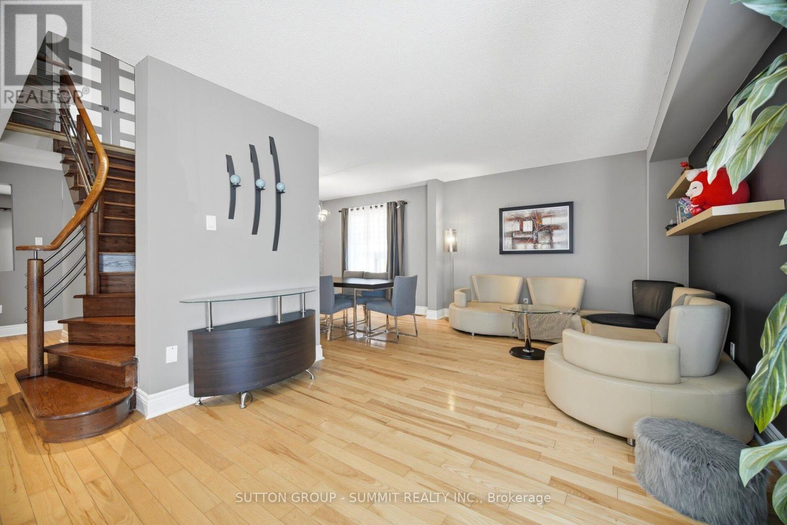 1390 Astrella Crescent, Mississauga, Ontario  L5M 4Z8 - Photo 3 - W13150974