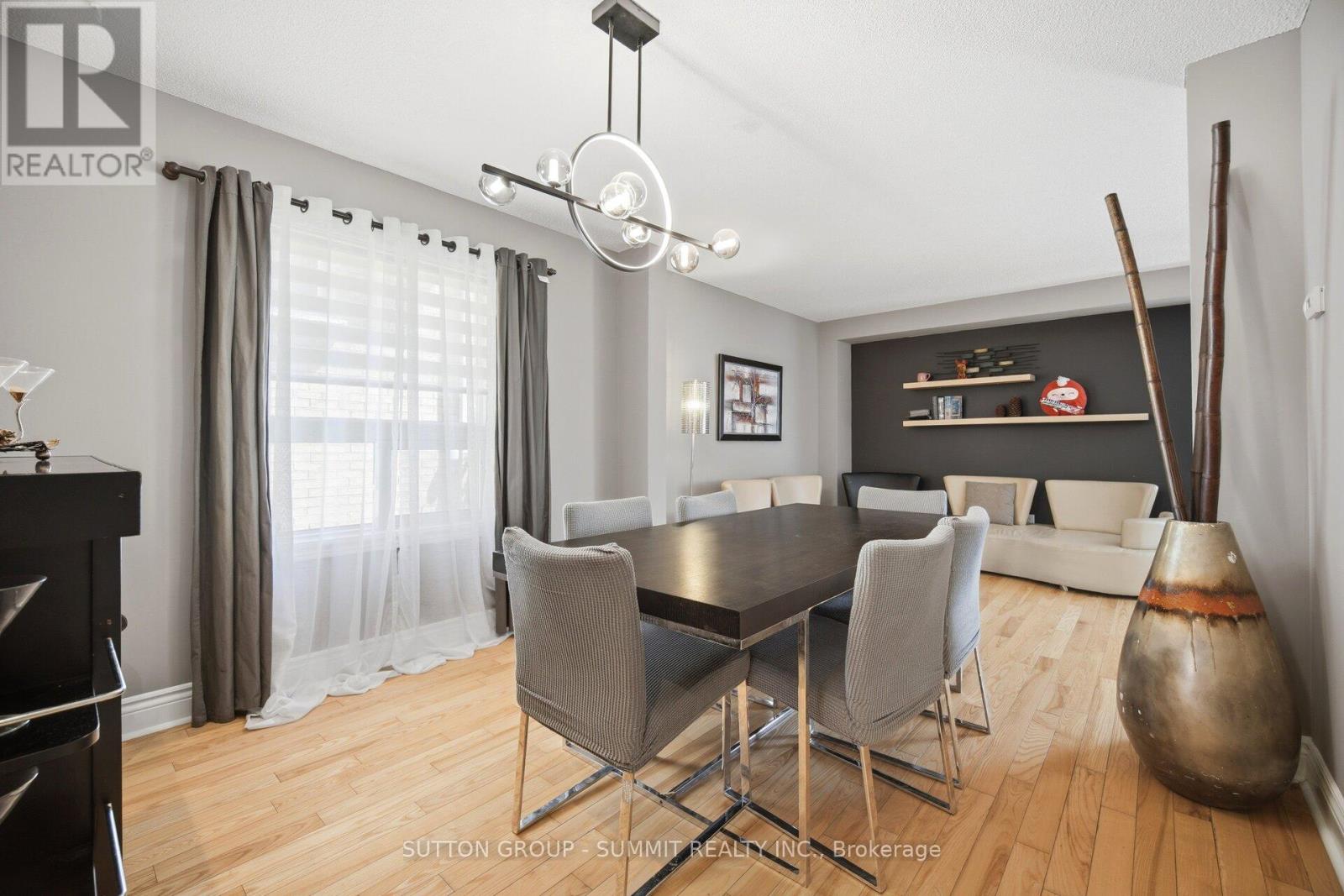 1390 Astrella Crescent, Mississauga, Ontario  L5M 4Z8 - Photo 4 - W13150974