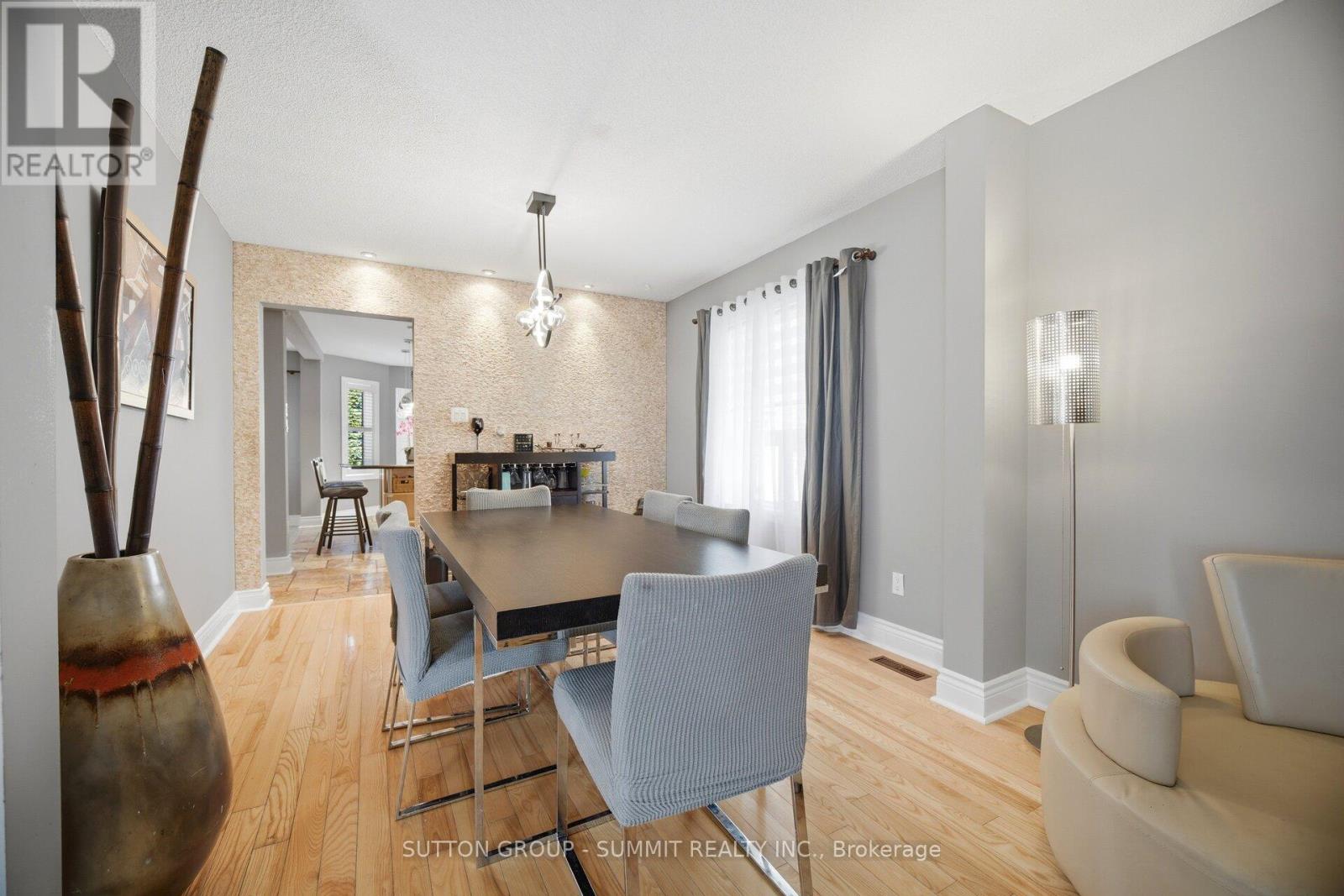 1390 Astrella Crescent, Mississauga, Ontario  L5M 4Z8 - Photo 6 - W13150974