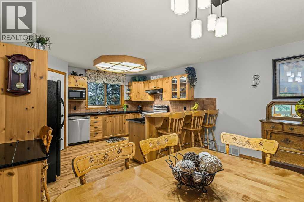 146 Cougar Point Road, Canmore, Alberta  T1W 1A1 - Photo 11 - A2312969