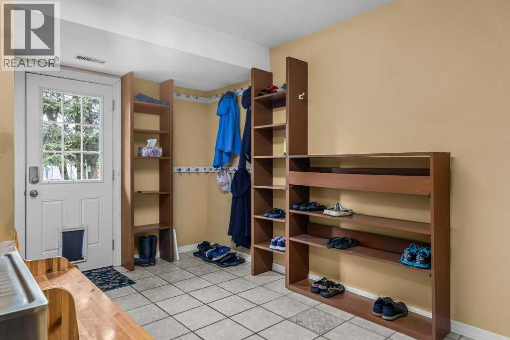 146 Cougar Point Road, Canmore, Alberta  T1W 1A1 - Photo 37 - A2312969
