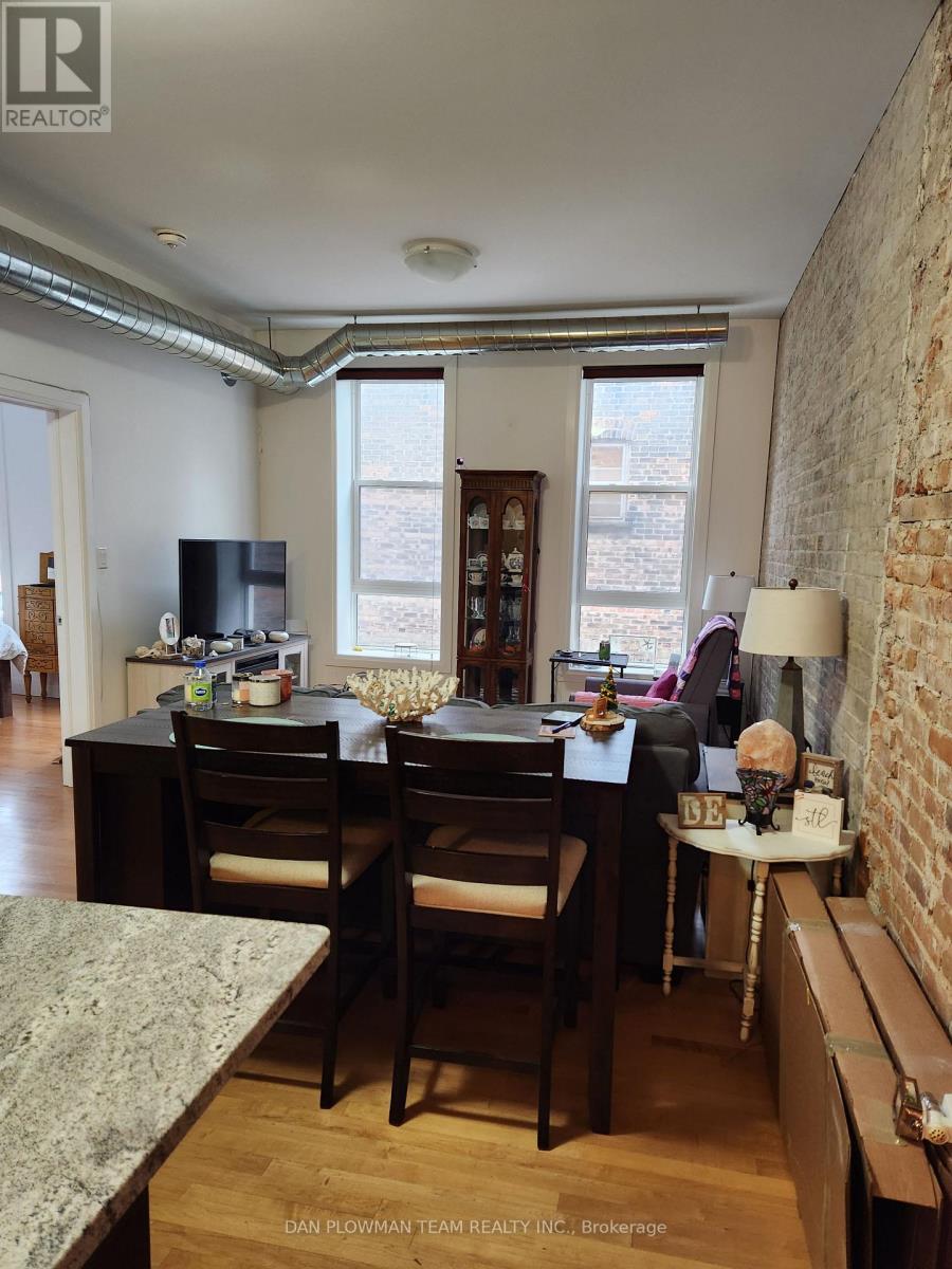 202 - 382 GEORGE STREET N