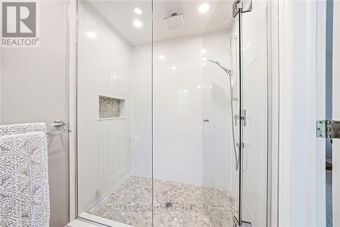 33 Golfview Crescent, Hamilton, Ontario  L9H 6V1 - Photo 30 - X13150964
