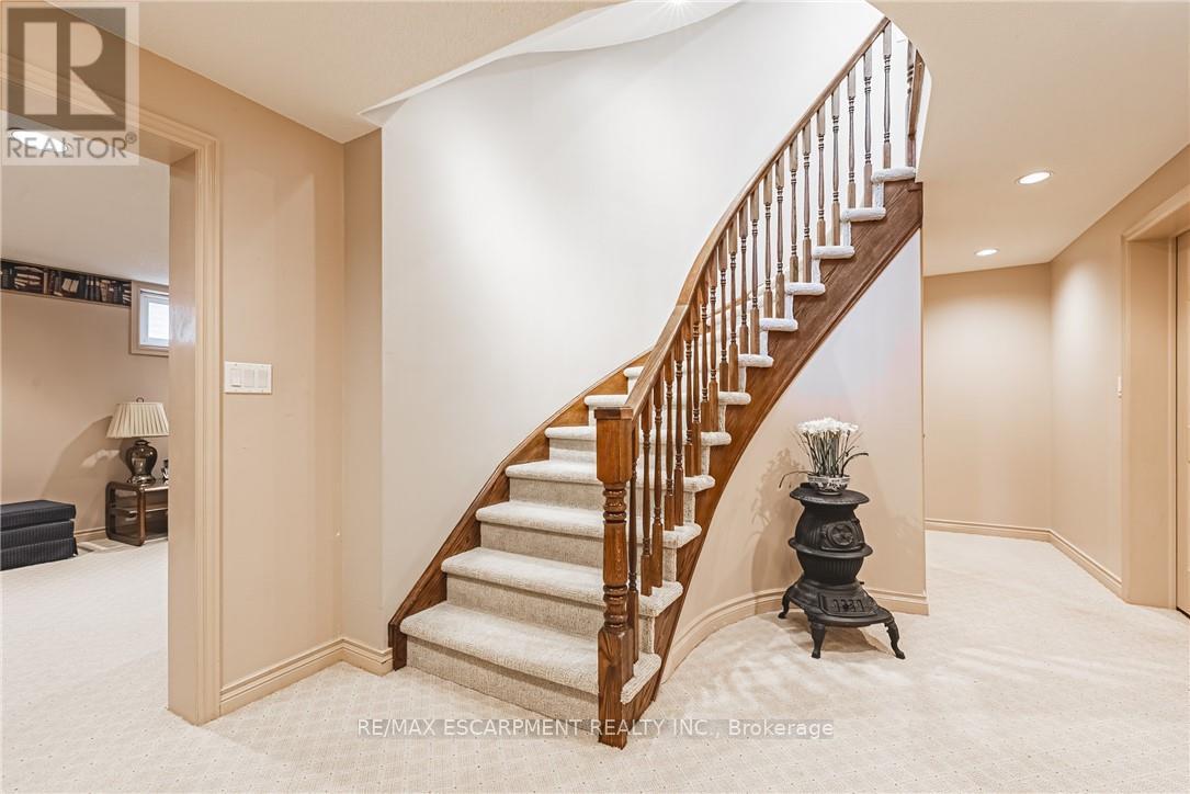 33 Golfview Crescent, Hamilton, Ontario  L9H 6V1 - Photo 31 - X13150964