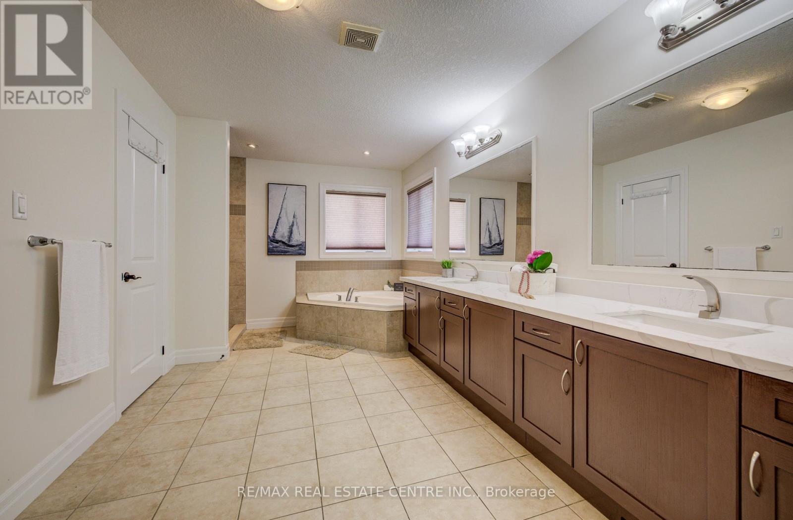 10 Deer Creek Street, Kitchener, Ontario  N2A 0E7 - Photo 23 - X13150992