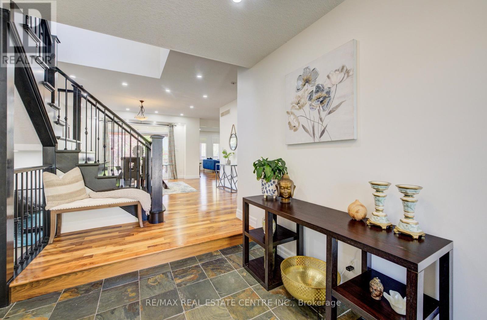 10 Deer Creek Street, Kitchener, Ontario  N2A 0E7 - Photo 4 - X13150992