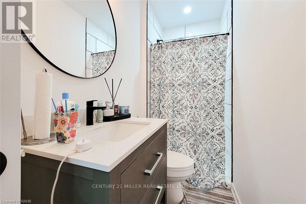 67 East 13th Street, Hamilton, Ontario  L9A 3Z4 - Photo 15 - X13151036