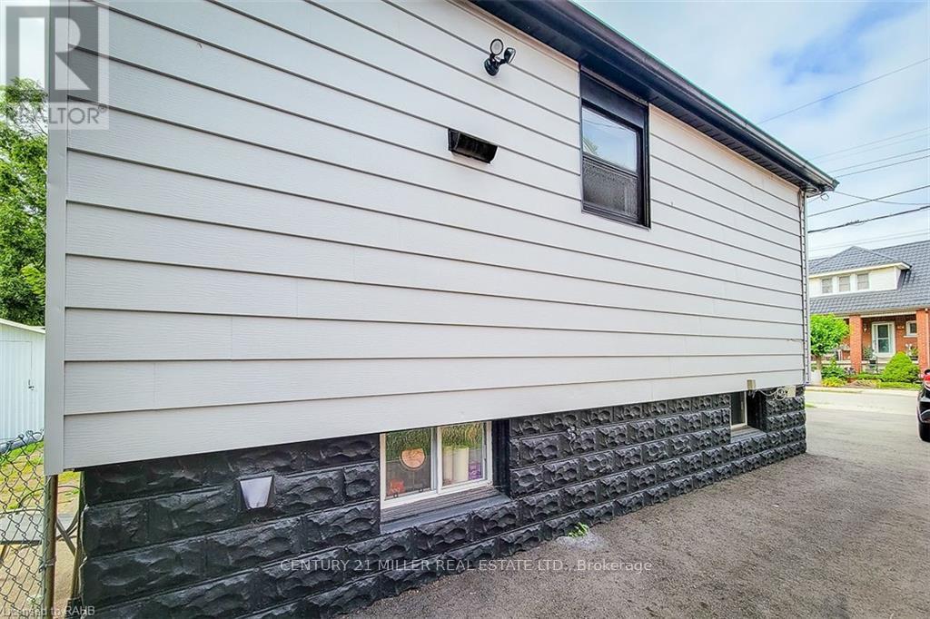67 East 13th Street, Hamilton, Ontario  L9A 3Z4 - Photo 19 - X13151036