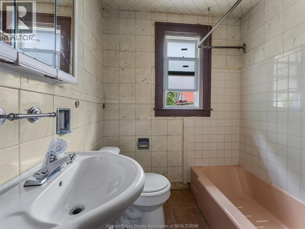 1046-1048 Pelissier, Windsor, Ontario  N9A 4L7 - Photo 23 - 26011601