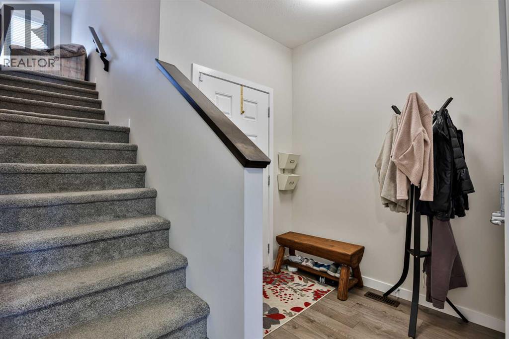 241 Lasalle Terrace W, Lethbridge, Alberta  T1J 5G9 - Photo 4 - A2310046