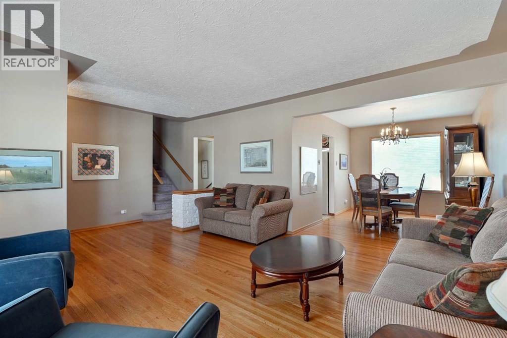 7703 5 Street SW, Calgary, Alberta  T2V 1C1 - Photo 5 - A2289156